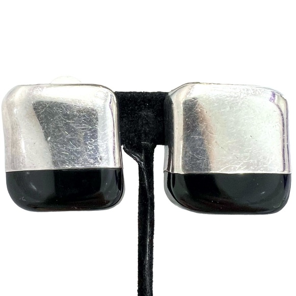 VINTAGE STERLING SILVER & BLACK SQUARE CLIP ON EARRINGS - Picture 1 of 12
